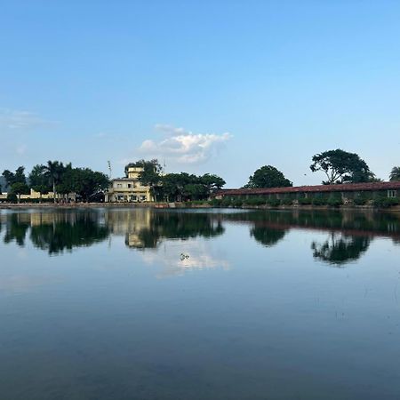 Shikarbadi Hotel - By The Lake Heritage By Hrh Group Of Hotels Udaipur Esterno foto